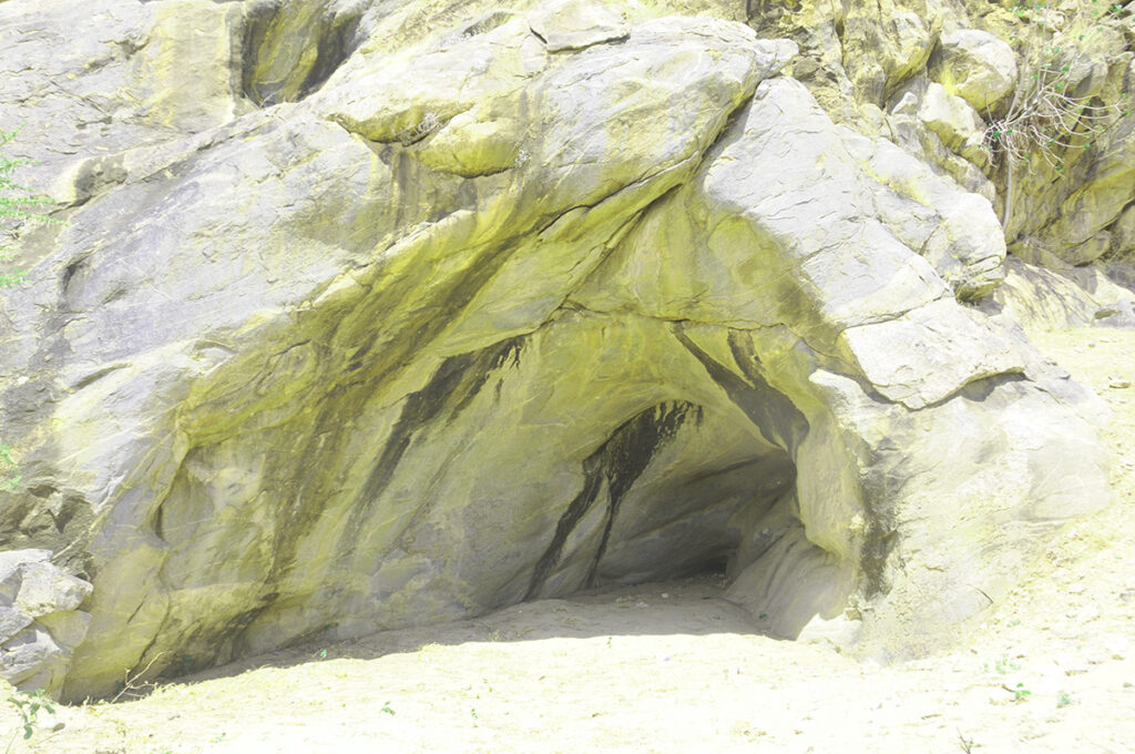 mumba rockshelter with nduwa tours